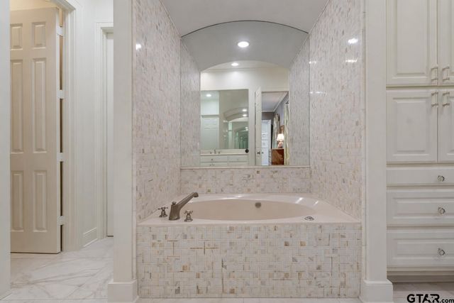 7419 Big Tree Cove, Tyler, TX 75703