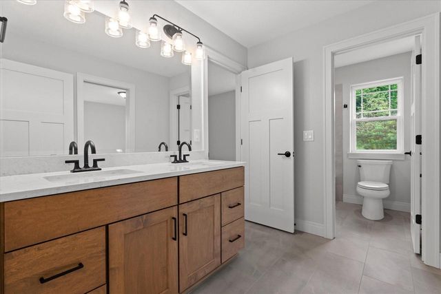 1344 Mohican TRAIL, Waukesha, WI 53189