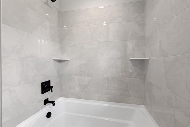 1344 Mohican TRAIL, Waukesha, WI 53189