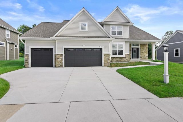 1344 Mohican TRAIL, Waukesha, WI 53189