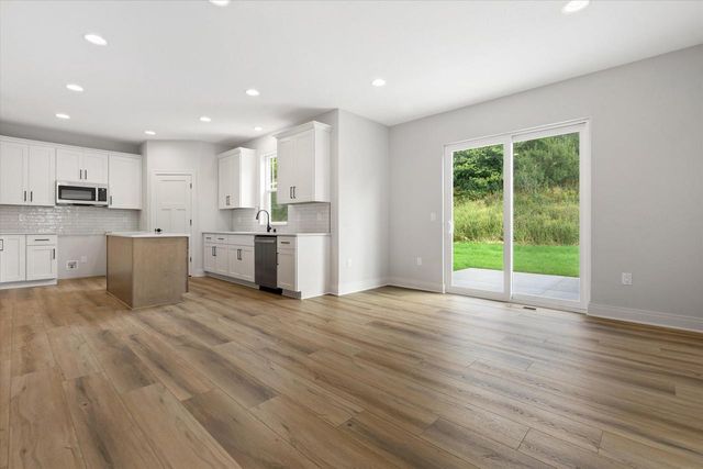 1344 Mohican TRAIL, Waukesha, WI 53189