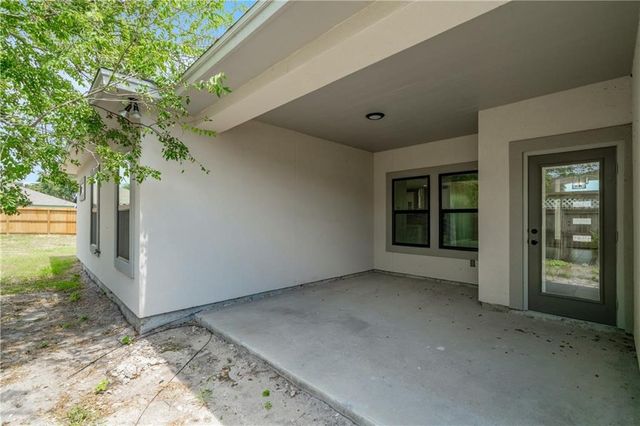 6802 Crosswind Dr, Corpus Christi, TX 78414