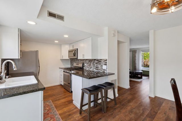 3137 Seacrest Avenue 5, Marina, CA 93933