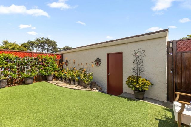3137 Seacrest Avenue 5, Marina, CA 93933