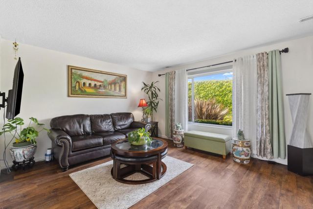 3137 Seacrest Avenue 5, Marina, CA 93933