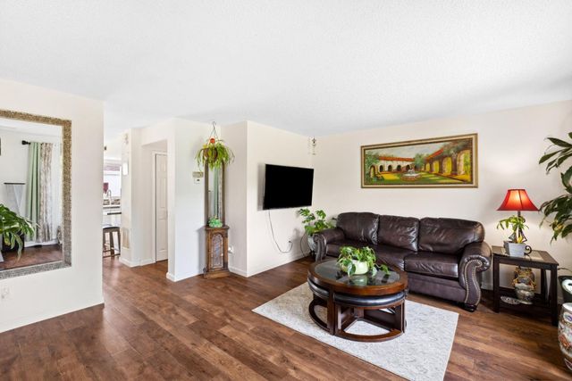 3137 Seacrest Avenue 5, Marina, CA 93933
