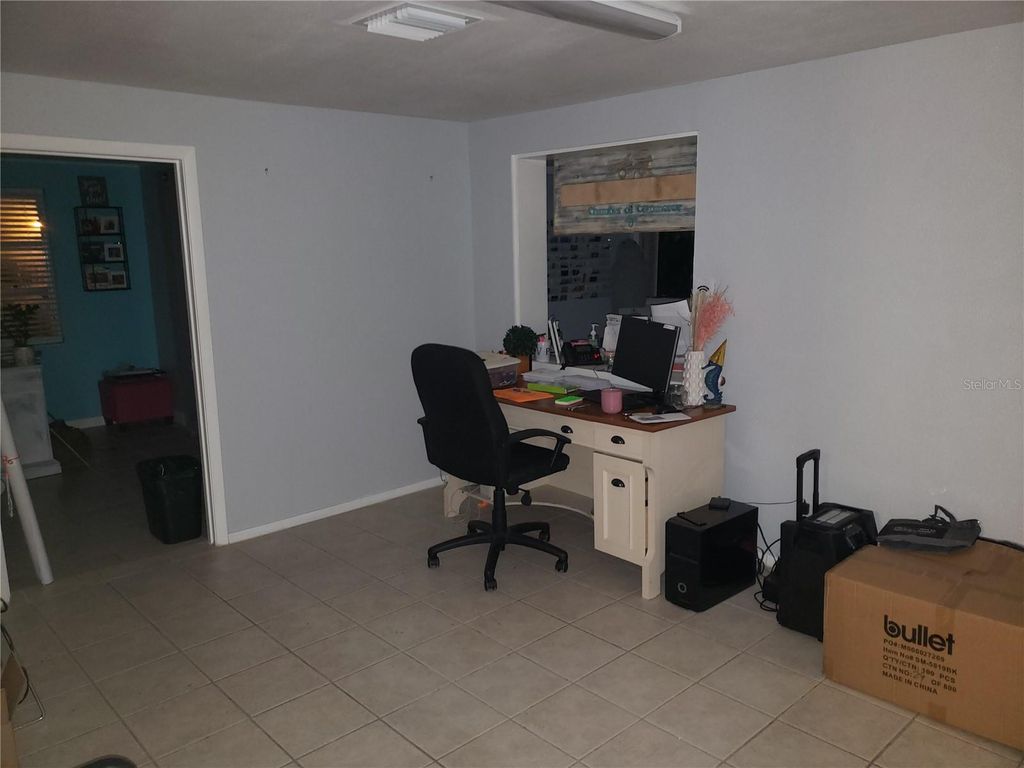 Image 6 of property listing at 201 W SHELL POINT ROAD, Ruskin, FL 33570