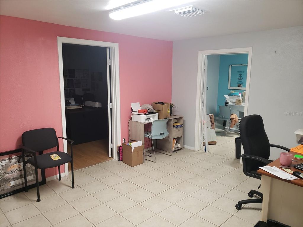 Image 7 of property listing at 201 W SHELL POINT ROAD, Ruskin, FL 33570