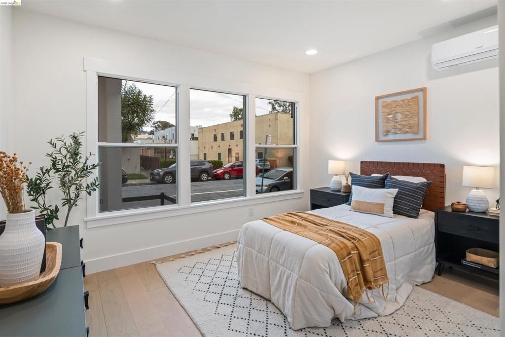 Image 20 of property listing at 846 846 Adams St, Albany, CA 94706