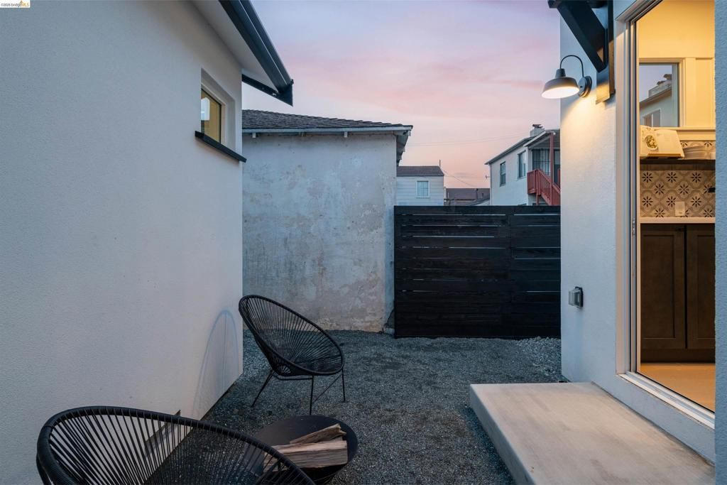 Image 31 of property listing at 846 846 Adams St, Albany, CA 94706