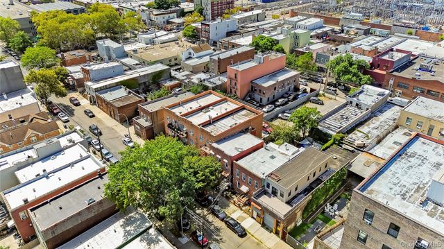 35-30 10th Street, Astoria, NY 11106