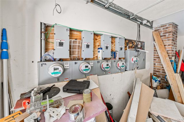 35-30 10th Street, Astoria, NY 11106