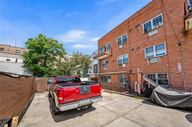 35-30 10th Street, Astoria, NY 11106