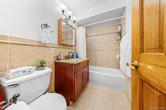 35-30 10th Street, Astoria, NY 11106