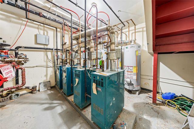 35-30 10th Street, Astoria, NY 11106