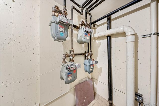 35-30 10th Street, Astoria, NY 11106