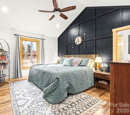 12 Crystal Cove Drive, Hendersonville, NC 28739