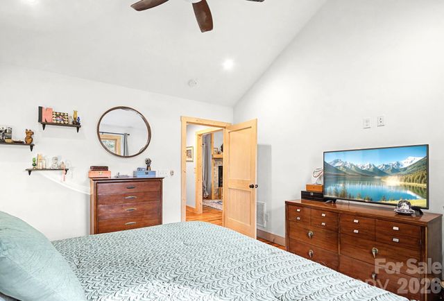 12 Crystal Cove Drive, Hendersonville, NC 28739