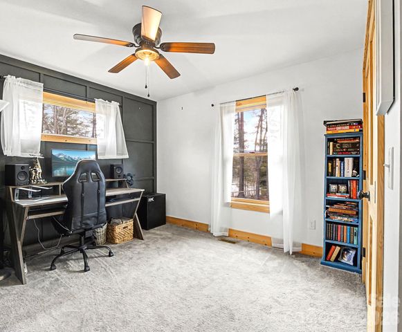 12 Crystal Cove Drive, Hendersonville, NC 28739