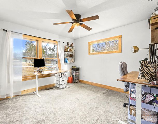 12 Crystal Cove Drive, Hendersonville, NC 28739