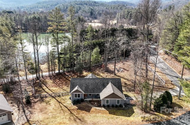 12 Crystal Cove Drive, Hendersonville, NC 28739