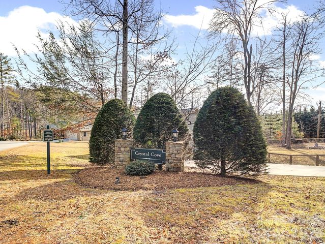 12 Crystal Cove Drive, Hendersonville, NC 28739