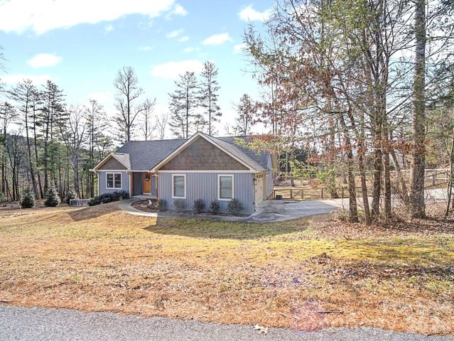 12 Crystal Cove Drive, Hendersonville, NC 28739