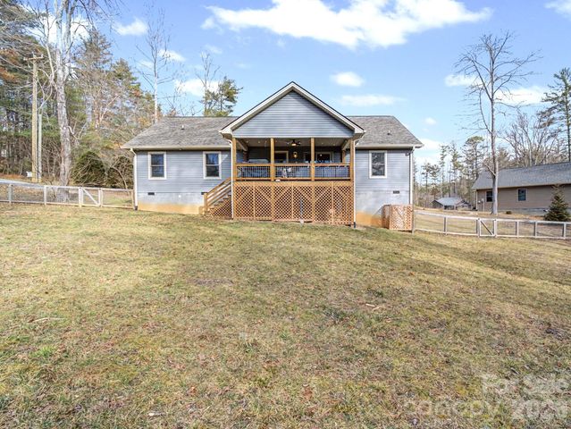 12 Crystal Cove Drive, Hendersonville, NC 28739