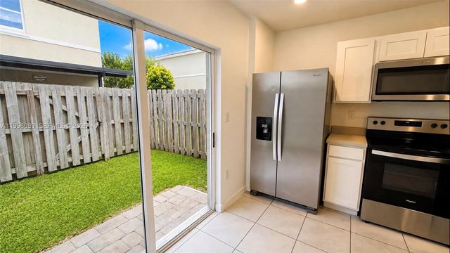 496 NE 5th St, Florida City, FL 33034