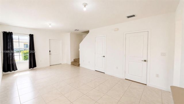 496 NE 5th St, Florida City, FL 33034