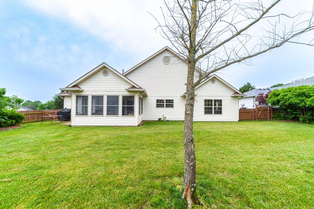 2509 LONGVIEW DR, Columbia, MO 65203