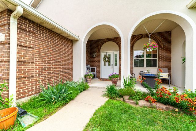 2509 LONGVIEW DR, Columbia, MO 65203