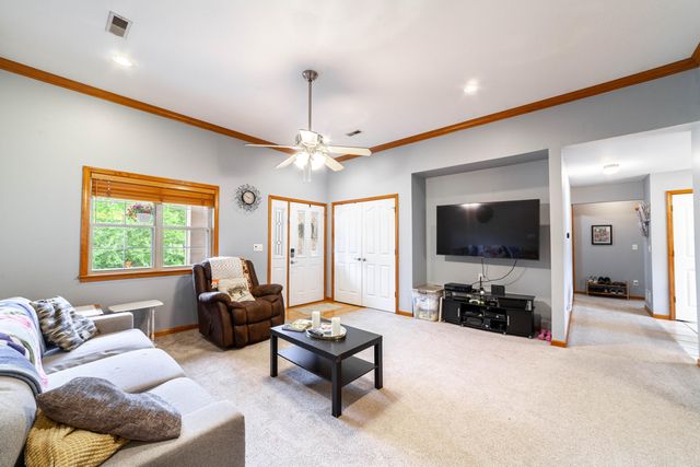 2509 LONGVIEW DR, Columbia, MO 65203