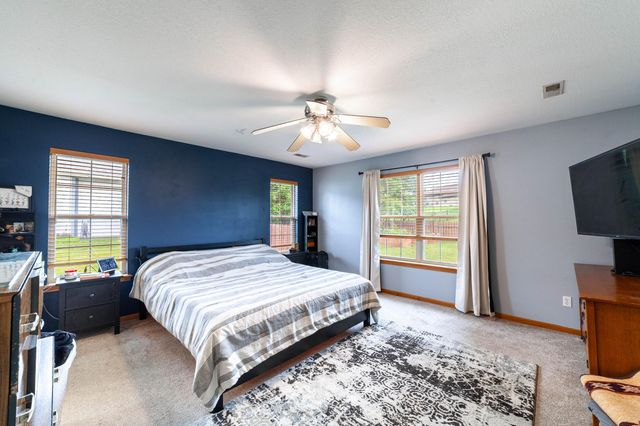 2509 LONGVIEW DR, Columbia, MO 65203