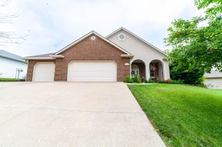 2509 LONGVIEW DR, Columbia, MO 65203
