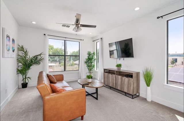 2027 Mcbroom Street, Dallas, TX 75212