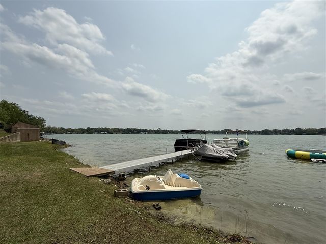 11108 Silver Lake Road, South Lyon, MI 48178