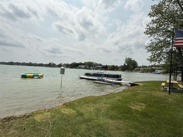 11108 Silver Lake Road, South Lyon, MI 48178