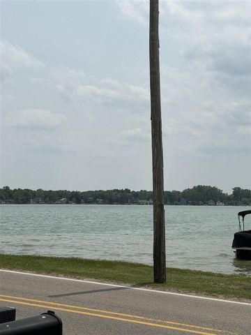 11108 Silver Lake Road, South Lyon, MI 48178