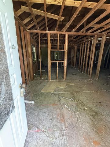 11108 Silver Lake Road, South Lyon, MI 48178