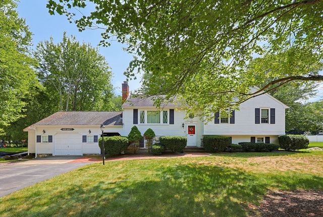 80 Cedarwood Road, Hanover, MA 02339