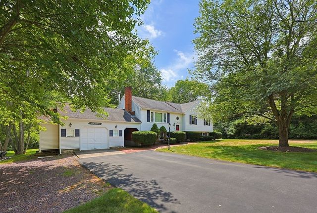 80 Cedarwood Road, Hanover, MA 02339