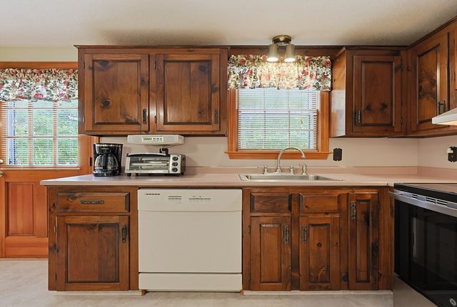 80 Cedarwood Road, Hanover, MA 02339