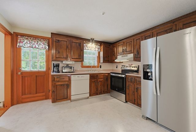 80 Cedarwood Road, Hanover, MA 02339