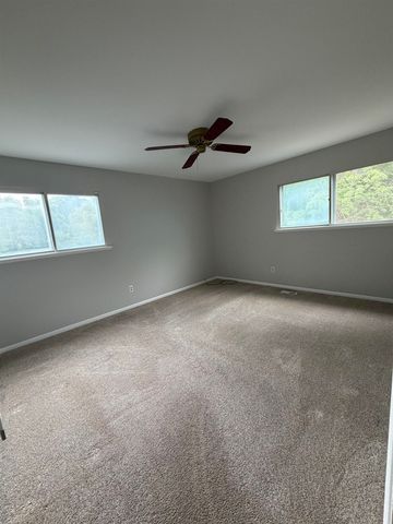 1093 Green Meadows Drive, Grand Blanc, MI 48439