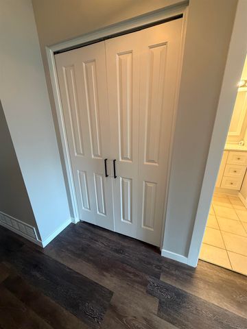 1093 Green Meadows Drive, Grand Blanc, MI 48439