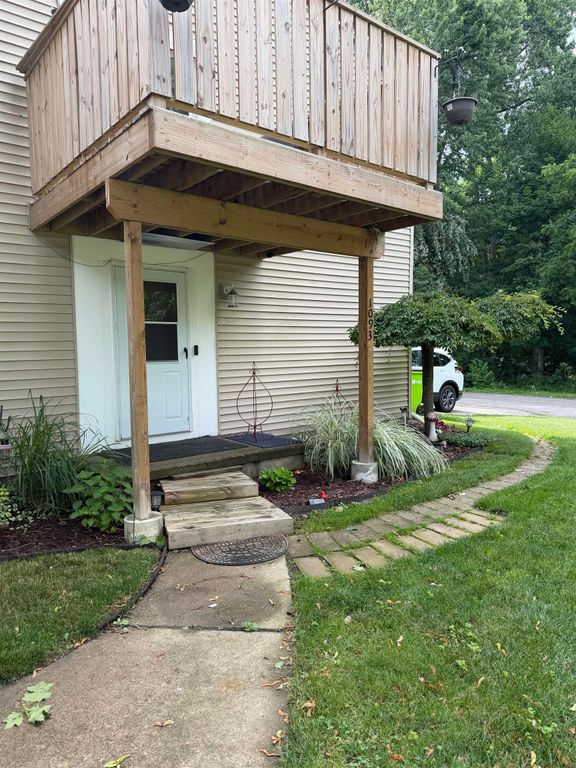 1093 Green Meadows Drive, Grand Blanc, MI 48439