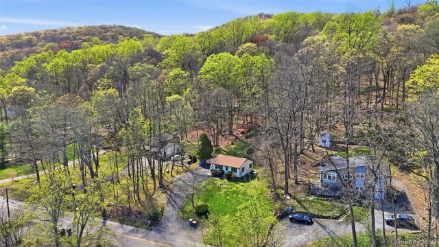 689 Sprout Brook Road, Putnam Valley, NY 10579