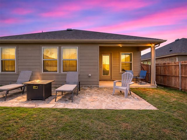 945 English Drive, Aubrey, TX 76227