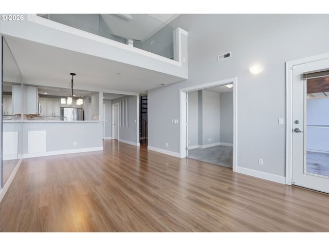 520 Se COLUMBIA RIVER Dr 422, Vancouver, WA 98660